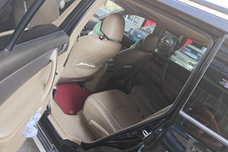Used Toyota Highlander 2012 2.7L Two-Wheel Drive 7-Seater Luxury Edition Left Rear Seat