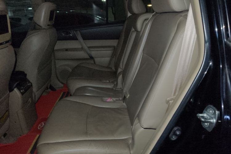 Used Toyota Highlander 2012 2.7L Two-Wheel Drive 7-Seater Luxury Edition Left Rear Seat