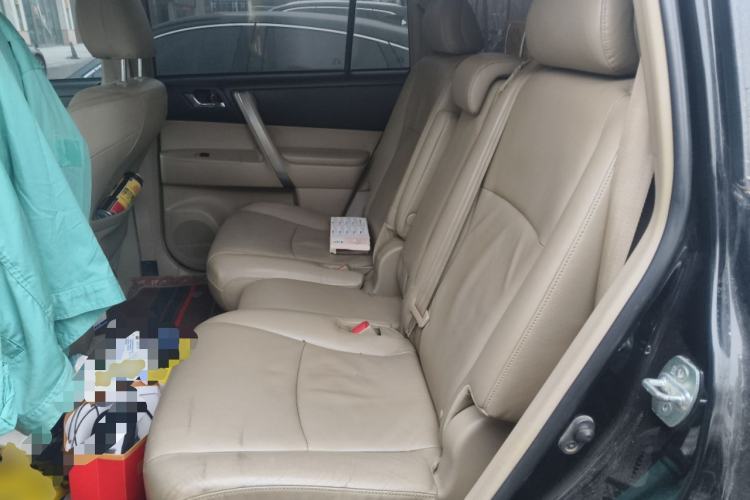 Used Toyota Highlander 2012 2.7L Two-Wheel Drive 7-Seater Luxury Edition Left Rear Seat