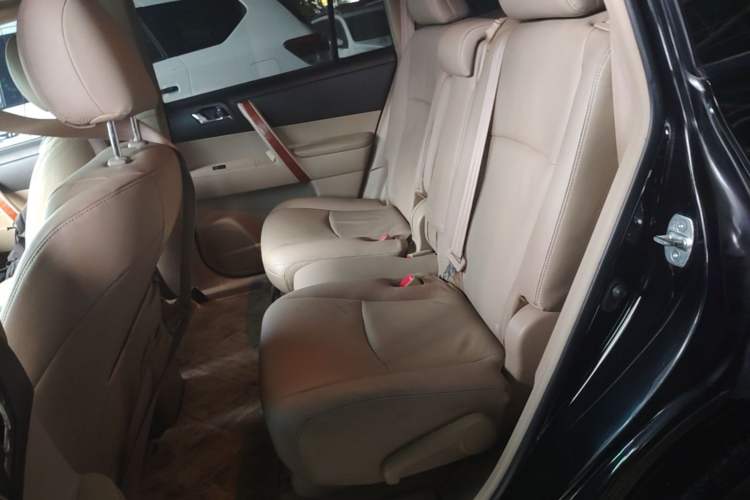 Used Toyota Highlander 2012 3.5L 4x4 7-Seater Ultimate Edition Left Rear Seat
