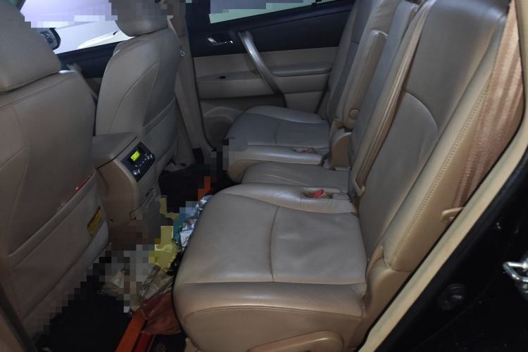 Used Toyota Highlander 2012 2.7L Two-Wheel Drive 7-Seater Luxury Edition Left Rear Seat