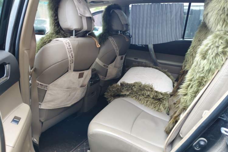 Used Toyota Highlander 2012 2.7L Two-Wheel Drive 7-Seater Luxury Edition Left Rear Seat
