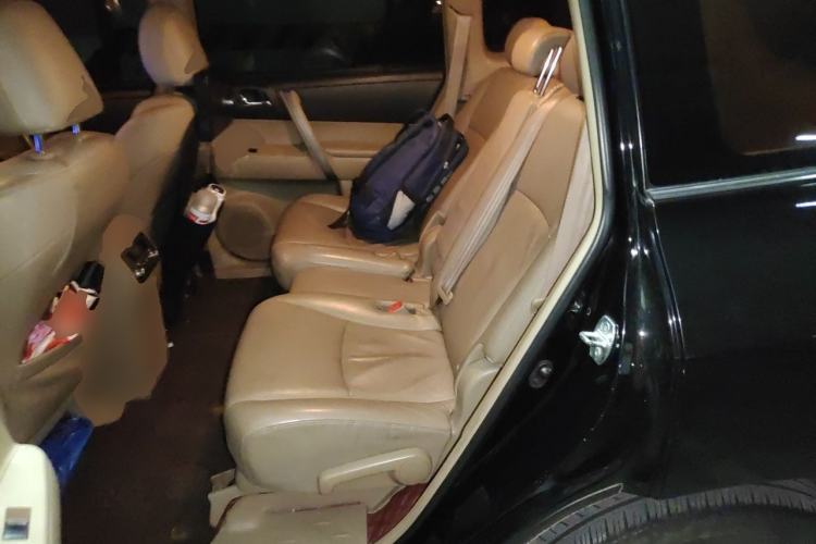 Used Toyota Highlander 2012 2.7L Two-Wheel Drive 7-Seater Luxury Edition Left Rear Seat