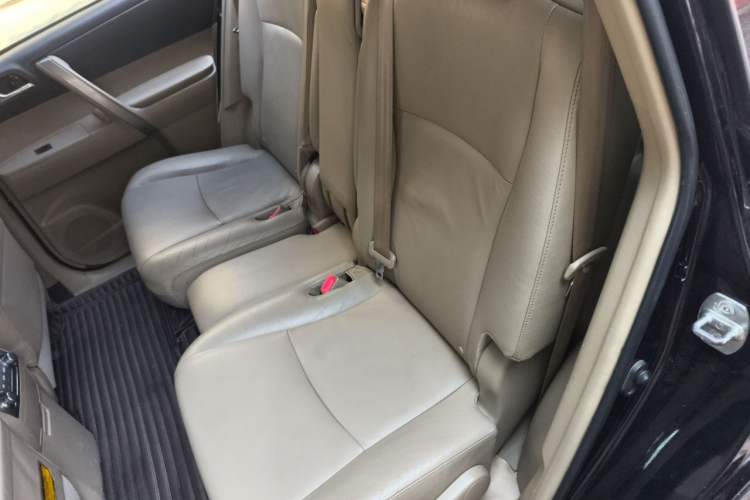 Used Toyota Highlander 2012 2.7L Two-Wheel Drive 7-Seater Luxury Edition Left Rear Seat
