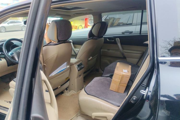 Used Toyota Highlander 2012 2.7L Two-Wheel Drive 7-Seater Luxury Navigation Edition Left Rear Seat