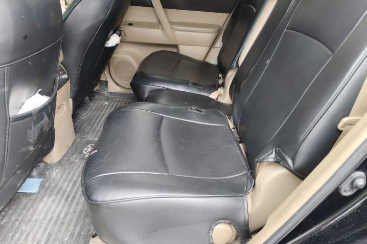 Used Toyota Highlander 2012 2.7L Two-Wheel Drive 7-Seater Elite Edition Left Rear Seat