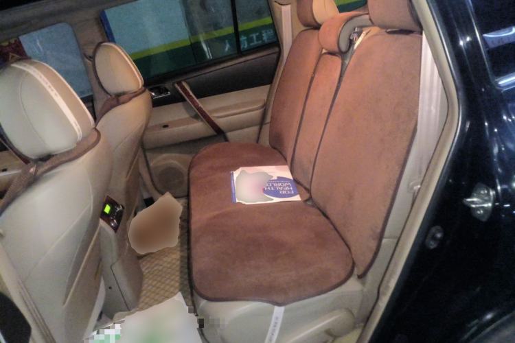 Used Toyota Highlander 2012 2.7L Two-Wheel Drive 7-Seater Ultimate Edition Left Rear Seat