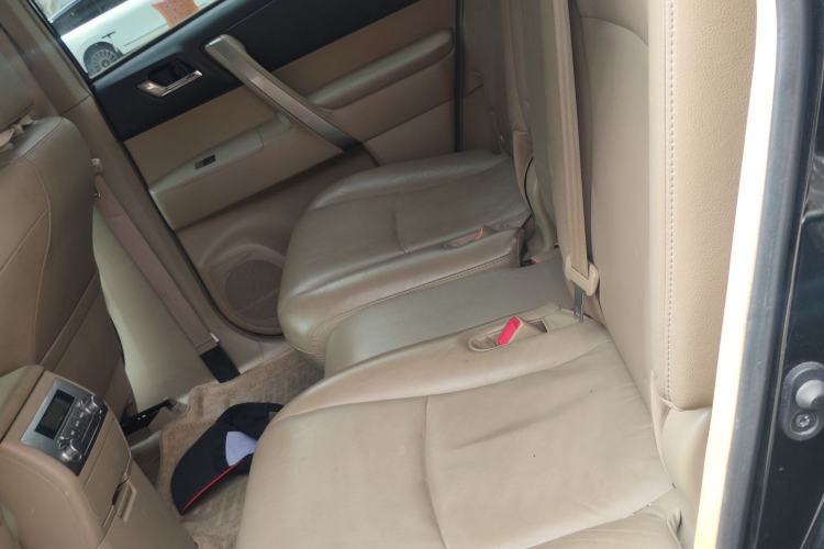 Used Toyota Highlander 2012 2.7L Two-Wheel Drive 7-Seater Luxury Edition Left Rear Seat