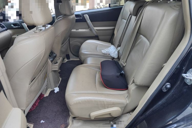 Used Toyota Highlander 2012 2.7L Two-Wheel Drive 7-Seater Luxury Edition Left Rear Seat