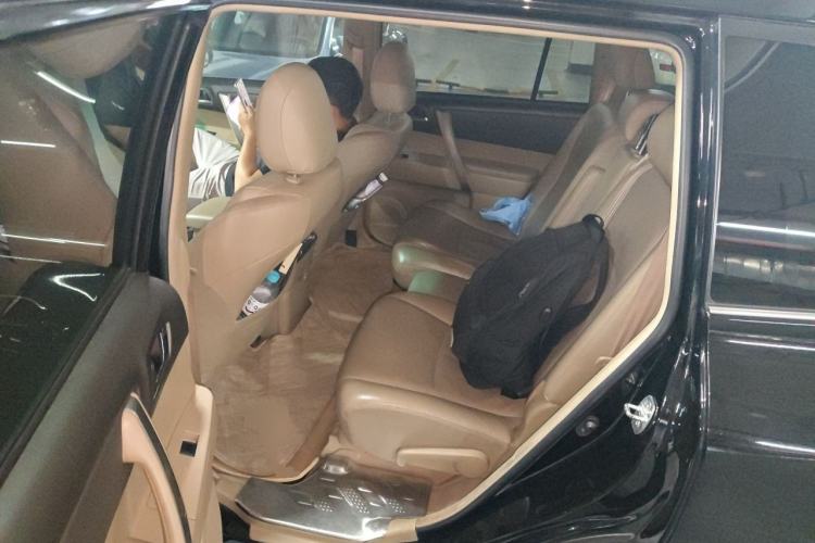 Used Toyota Highlander 2012 2.7L Two-Wheel Drive 7-Seater Luxury Edition Left Rear Seat