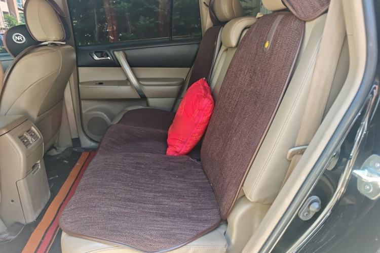 Used Toyota Highlander 2012 2.7L Two-Wheel Drive 5-Seater Sport Edition Left Rear Seat