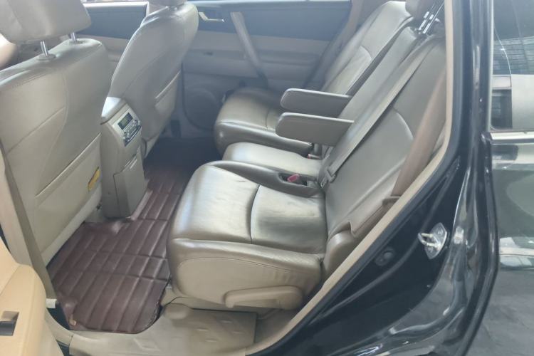 Used Toyota Highlander 2012 2.7L Two-Wheel Drive 7-Seater Luxury Edition Left Rear Seat
