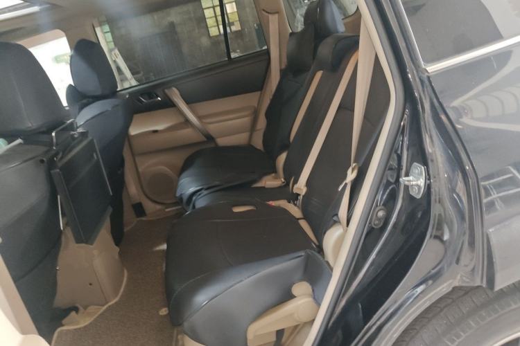 Used Toyota Highlander 2012 2.7L Two-Wheel Drive 7-Seater Luxury Edition Left Rear Seat