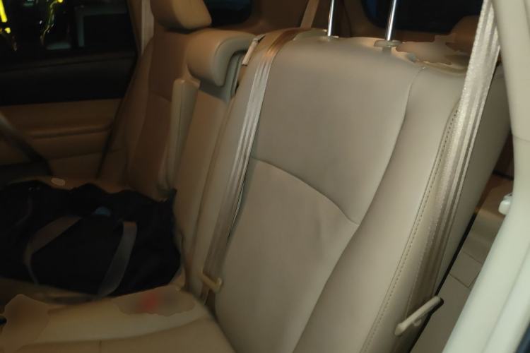 Used Toyota Highlander 2012 2.7L Two-Wheel Drive 7-Seater Luxury Edition Left Rear Seat