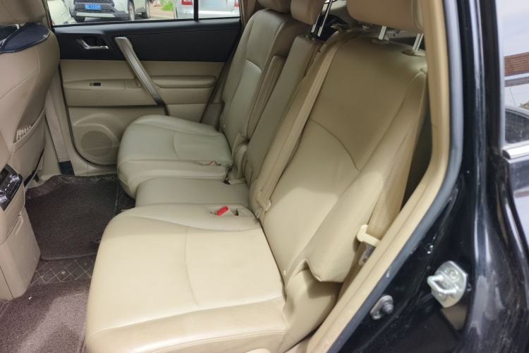 Used Toyota Highlander 2012 2.7L Two-Wheel Drive 7-Seater Luxury Navigation Edition Left Rear Seat