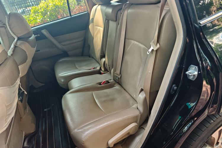 Used Toyota Highlander 2012 2.7L Two-Wheel Drive 7-Seater Luxury Edition Left Rear Seat