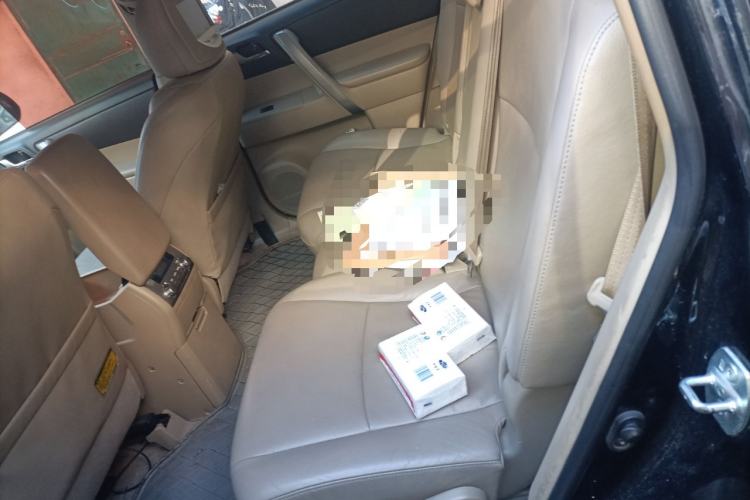 Used Toyota Highlander 2012 2.7L Two-Wheel Drive 7-Seater Luxury Edition Left Rear Seat