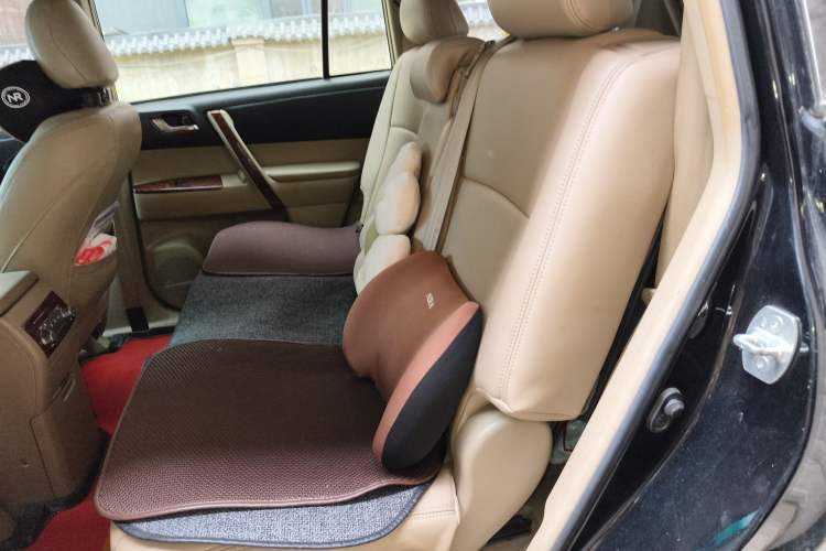 Used Toyota Highlander 2012 2.7L Two-Wheel Drive 7-Seater Elite Edition Left Rear Seat