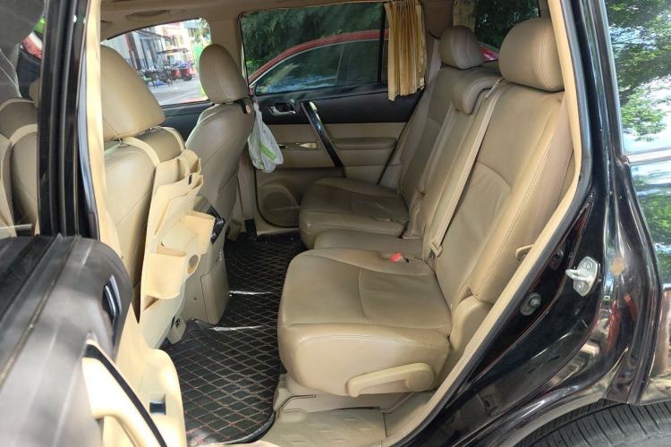 Used Toyota Highlander 2012 2.7L Two-Wheel Drive 7-Seater Luxury Edition Left Rear Seat