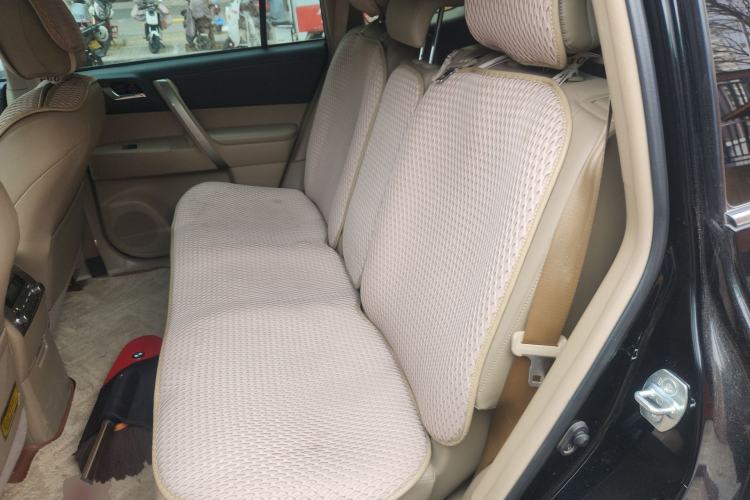 Used Toyota Highlander 2012 2.7L Two-Wheel Drive 7-Seater Luxury Edition Left Rear Seat