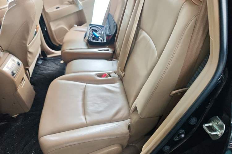 Used Toyota Highlander 2012 2.7L Two-Wheel Drive 7-Seater Luxury Edition Left Rear Seat