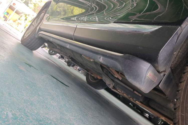 Used Toyota Highlander 2012 2.7L Two-Wheel Drive 5-Seater Sport Edition Left Side Sill