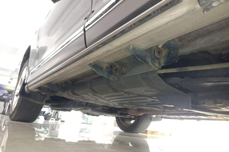 Used Toyota Highlander 2012 2.7L Two-Wheel Drive 7-Seater Luxury Edition Left Side Sill