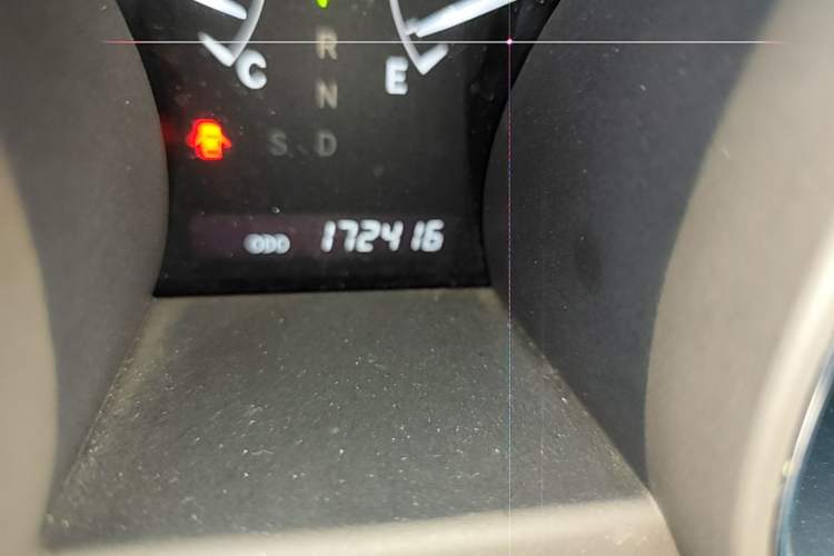 Used Toyota Highlander 2012 2.7L Two-Wheel Drive 7-Seater Luxury Edition Odometer Close Up