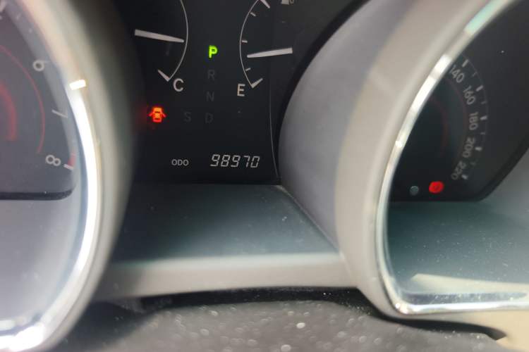 Used Toyota Highlander 2012 2.7L Two-Wheel Drive 7-Seater Luxury Edition Odometer Close Up