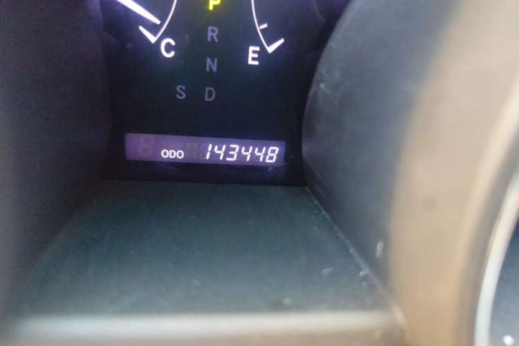 Used Toyota Highlander 2012 2.7L 2WD 5-Seater Elite Edition Odometer Close Up