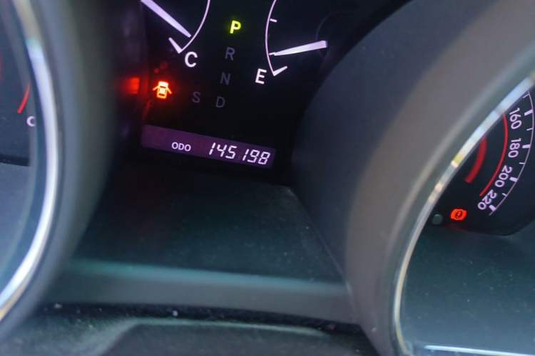 Used Toyota Highlander 2012 2.7L 2WD 5-Seater Elite Edition Odometer Close Up
