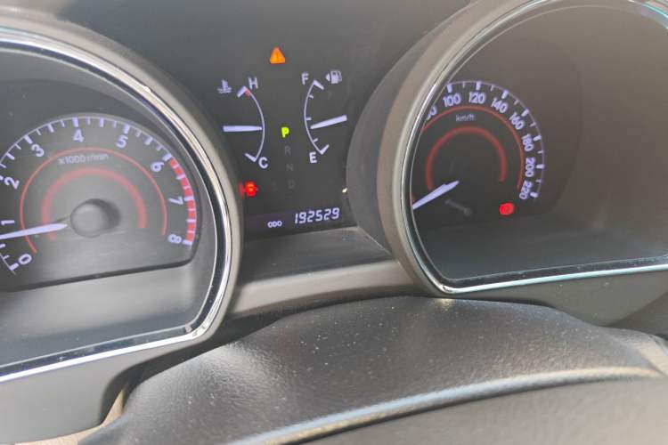 Used Toyota Highlander 2012 2.7L Two-Wheel Drive 7-Seater Luxury Edition Odometer Close Up