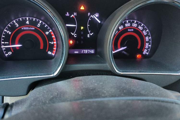 Used Toyota Highlander 2012 2.7L Two-Wheel Drive 7-Seater Luxury Edition Odometer Close Up