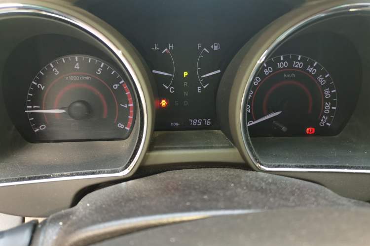 Used Toyota Highlander 2012 2.7L 2WD 5-Seater Elite Edition Odometer Close Up