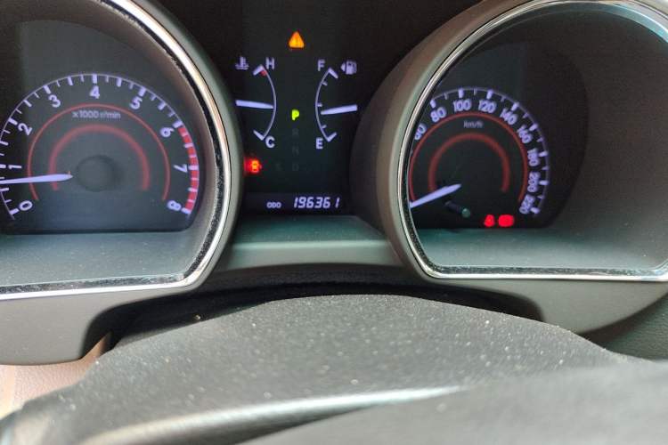 Used Toyota Highlander 2012 2.7L Two-Wheel Drive 7-Seater Luxury Edition Odometer Close Up