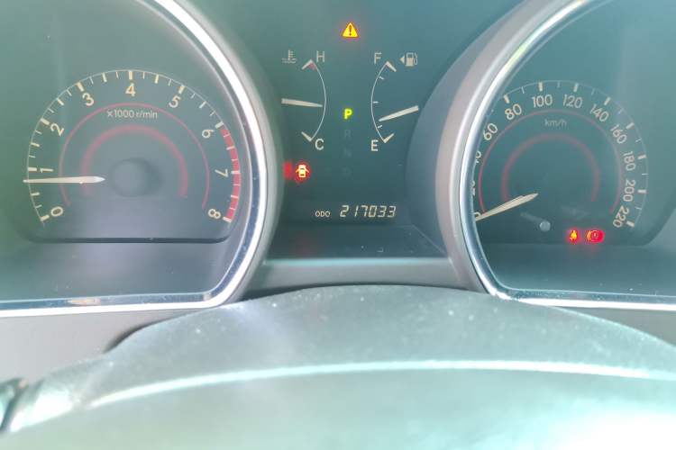 Used Toyota Highlander 2012 2.7L Two-Wheel Drive 7-Seater Luxury Edition Odometer Close Up