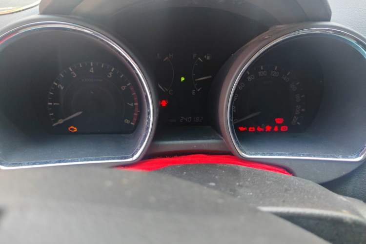 Used Toyota Highlander 2012 2.7L 2WD 5-Seater Elite Edition Odometer Close Up