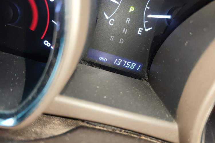 Used Toyota Highlander 2012 2.7L Two-Wheel Drive 7-Seater Luxury Edition Odometer Close Up