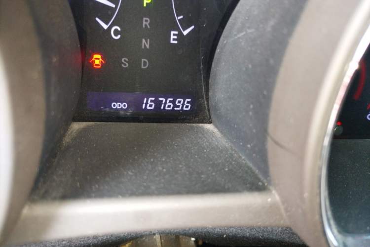 Used Toyota Highlander 2012 2.7L 2WD 5-Seater Elite Edition Odometer Close Up