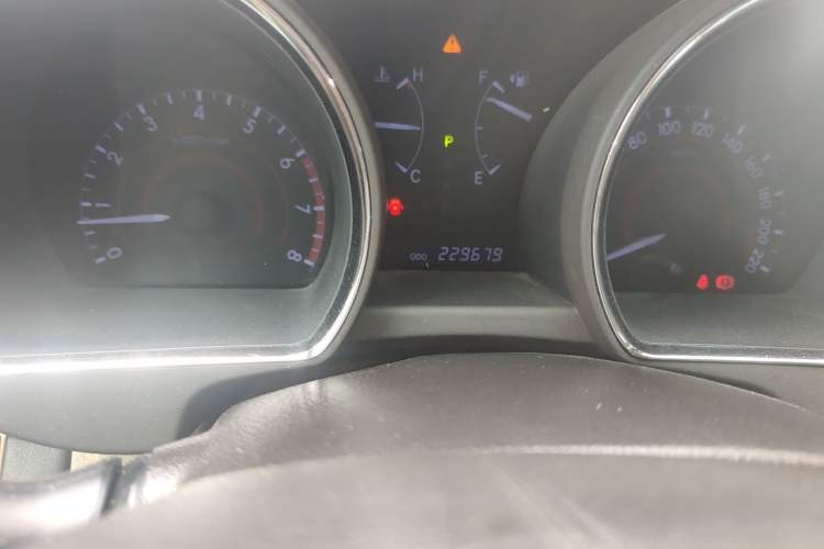 Used Toyota Highlander 2012 2.7L Two-Wheel Drive 7-Seater Luxury Edition Odometer Close Up