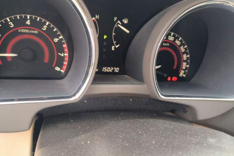 Used Toyota Highlander 2012 3.5L 4x4 7-Seater Elite Edition Odometer Close Up