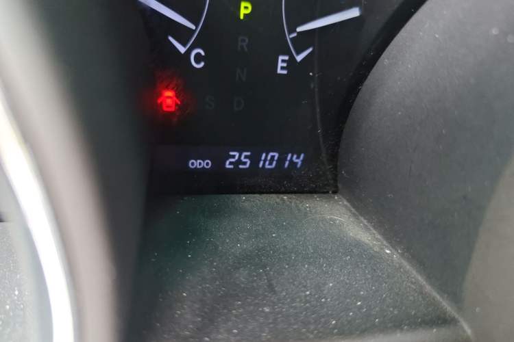 Used Toyota Highlander 2012 2.7L Two-Wheel Drive 7-Seater Luxury Edition Odometer Close Up