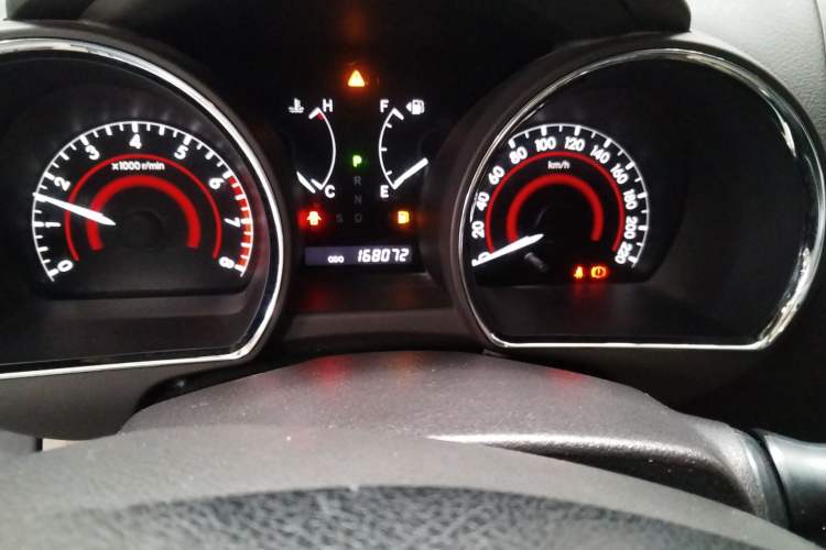 Used Toyota Highlander 2012 2.7L Two-Wheel Drive 5-Seater Sport Edition Odometer Close Up