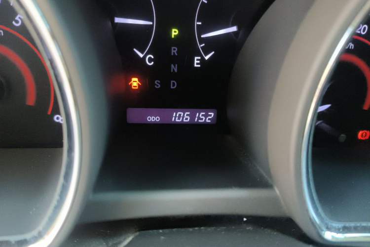 Used Toyota Highlander 2012 2.7L Two-Wheel Drive 7-Seater Luxury Navigation Edition Odometer Close Up