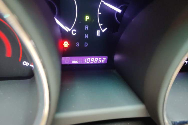 Used Toyota Highlander 2012 2.7L Two-Wheel Drive 7-Seater Elite Edition Odometer Close Up