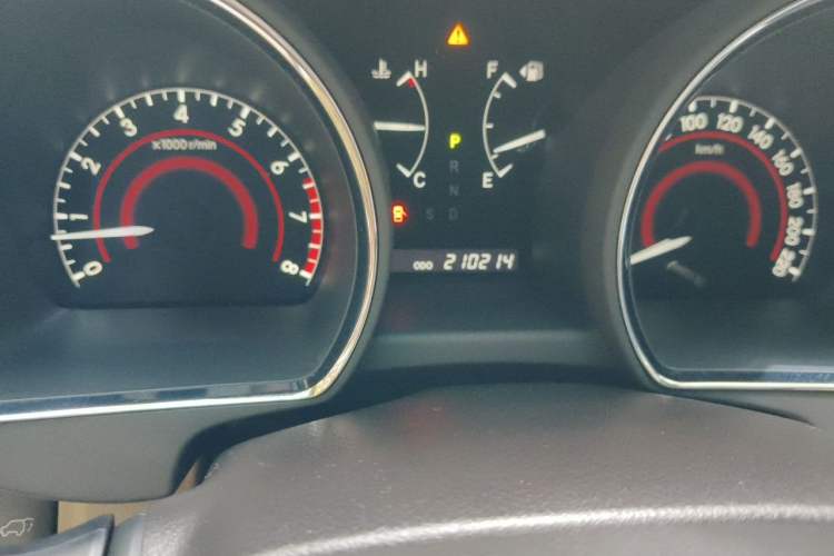 Used Toyota Highlander 2012 3.5L 4x4 7-Seater Ultimate Edition Odometer Close Up