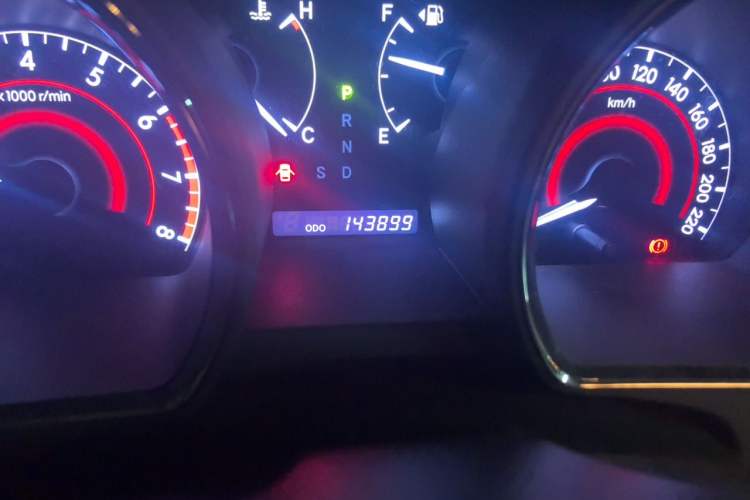 Used Toyota Highlander 2012 2.7L 2WD 5-Seater Elite Edition Odometer Close Up