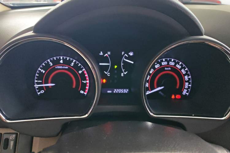 Used Toyota Highlander 2012 2.7L 2WD 5-Seater Elite Edition Odometer Close Up