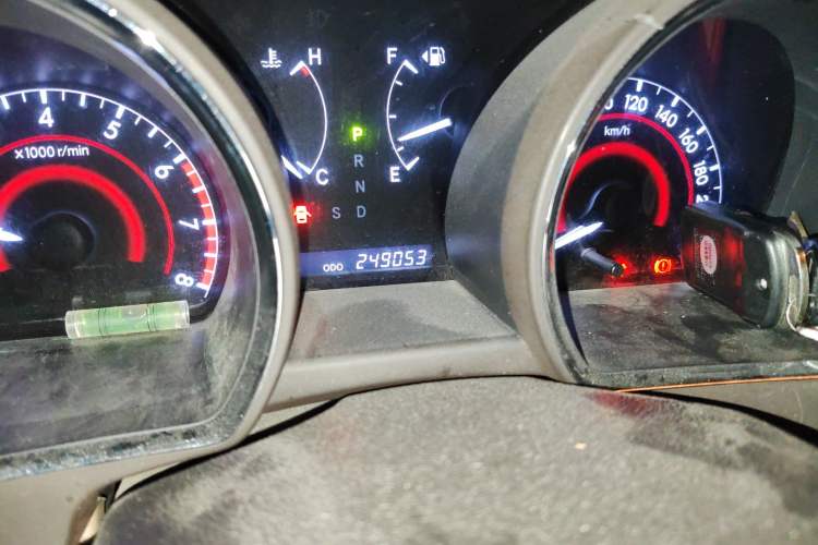 Used Toyota Highlander 2012 2.7L 2WD 5-Seater Elite Edition Odometer Close Up