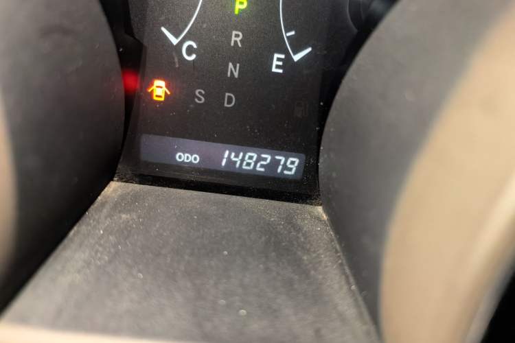 Used Toyota Highlander 2012 2.7L 2WD 5-Seater Elite Edition Odometer Close Up